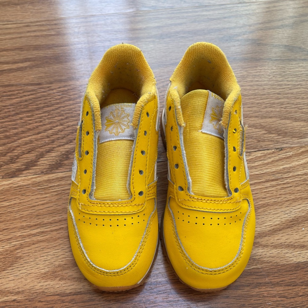 Yellow Toddler girls Reebok tennis shoes-Sz 9